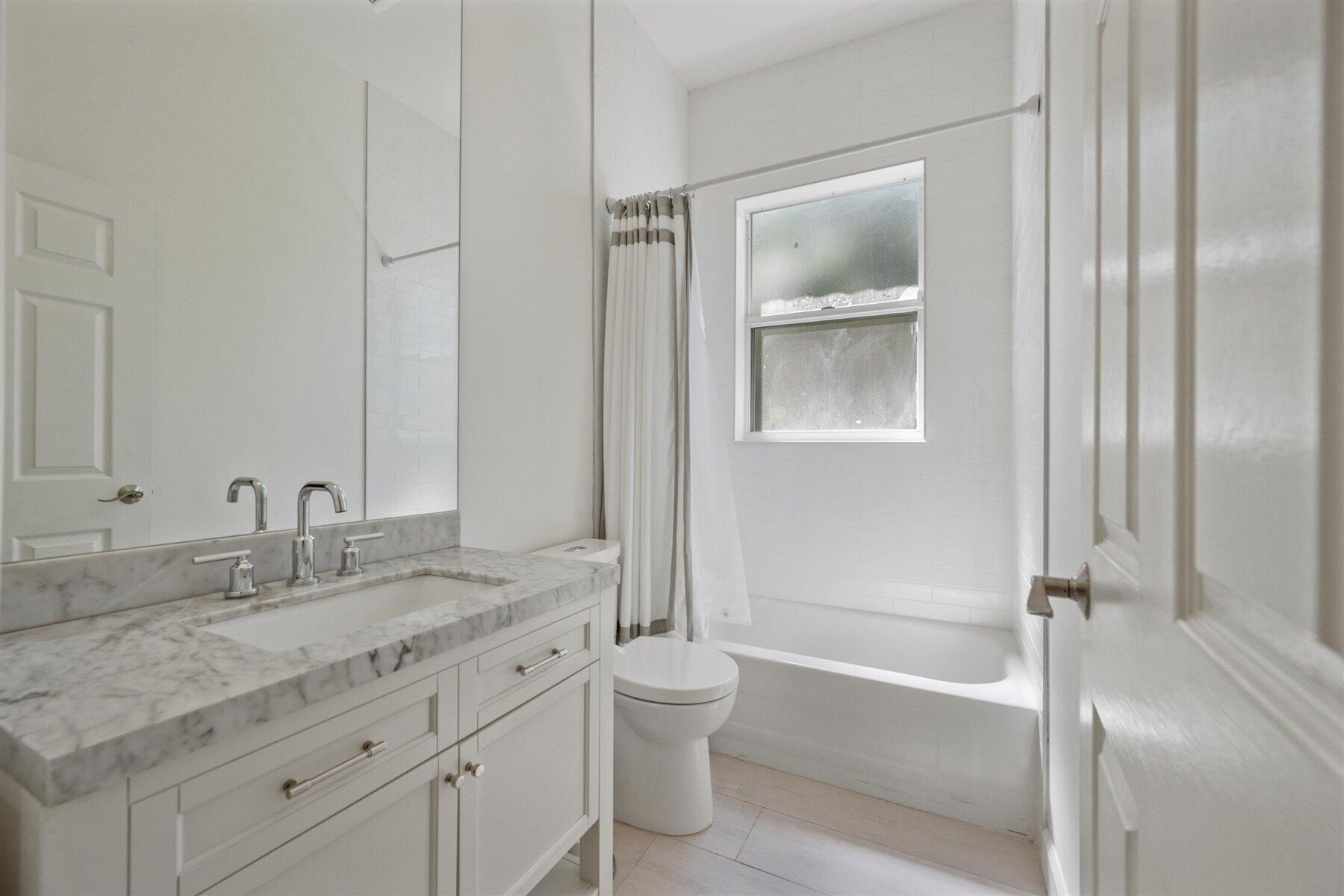 1898 Capeside Circle