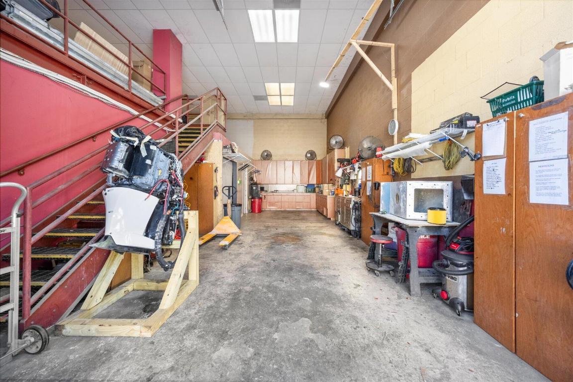 3121 Fairlane Farms Road 8