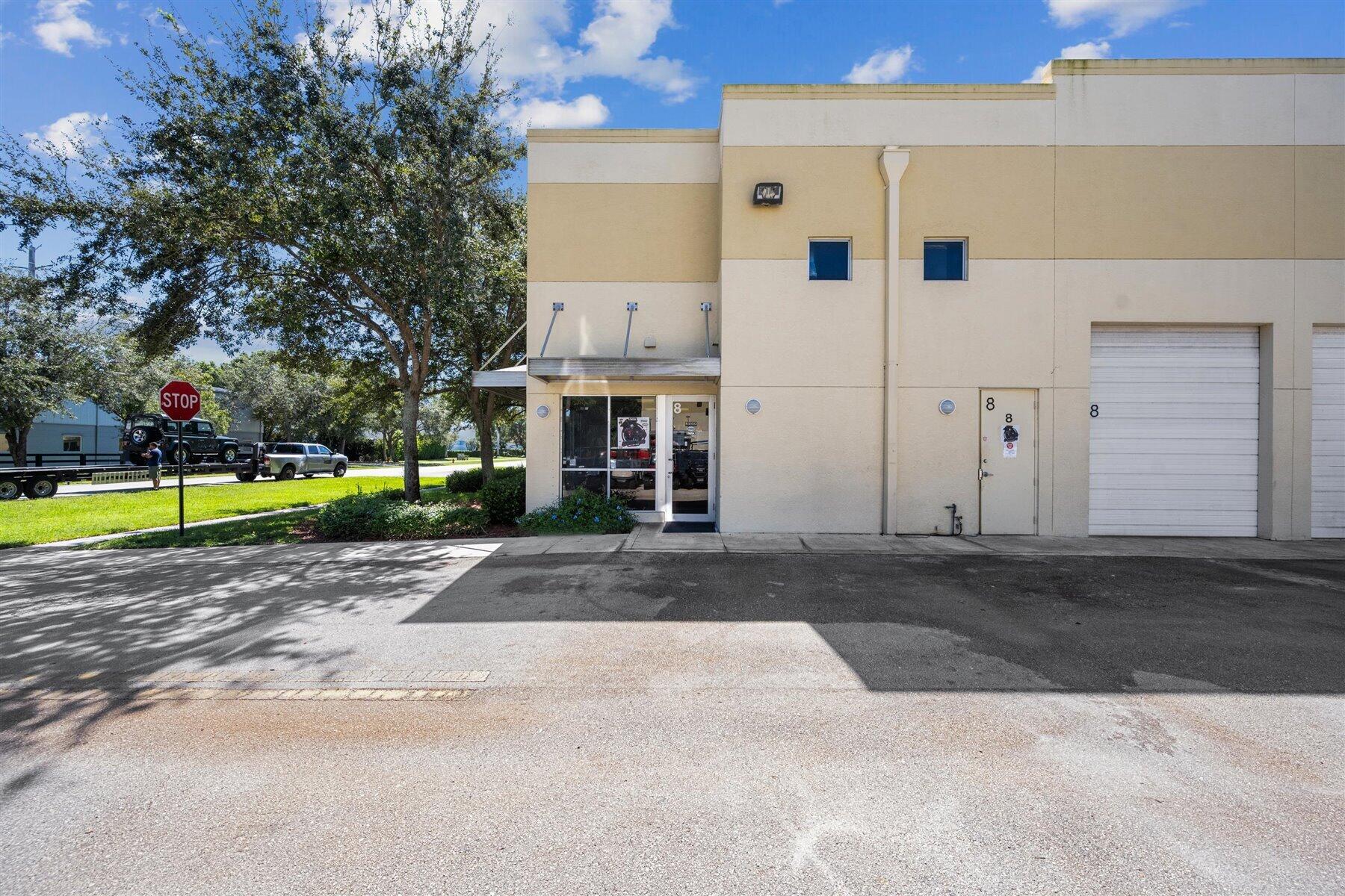 3121 Fairlane Farms Road 8