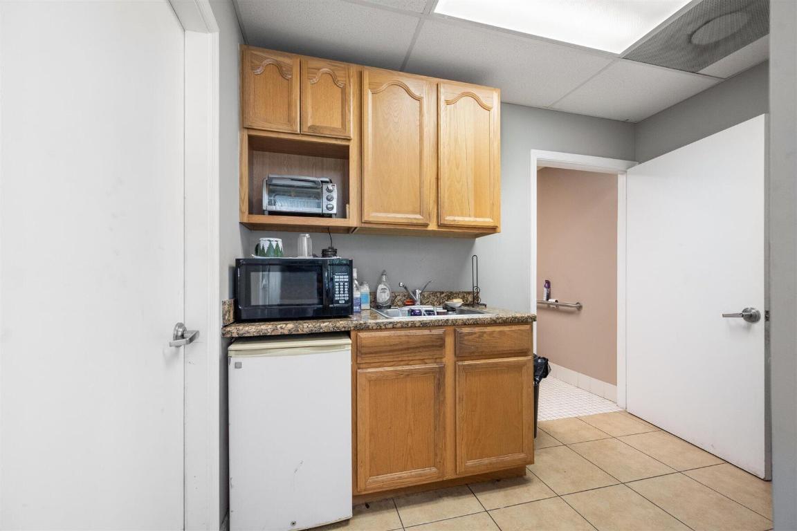 3121 Fairlane Farms Road 8