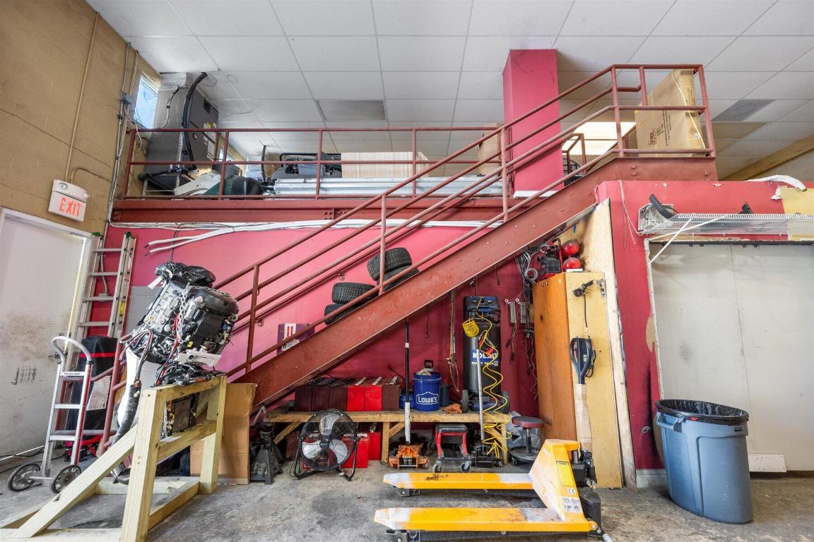 3121 Fairlane Farms Road 8