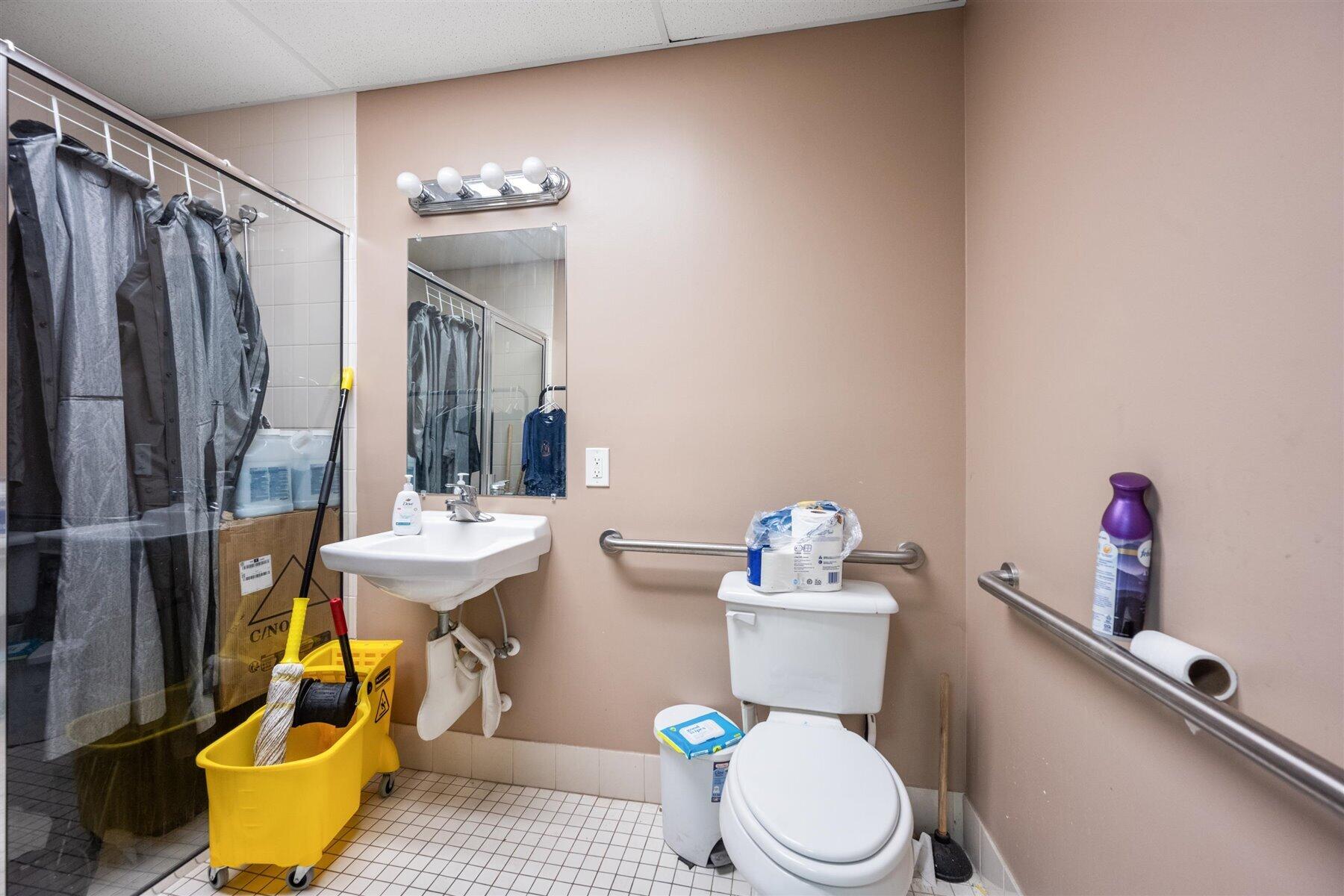 3121 Fairlane Farms Road 8