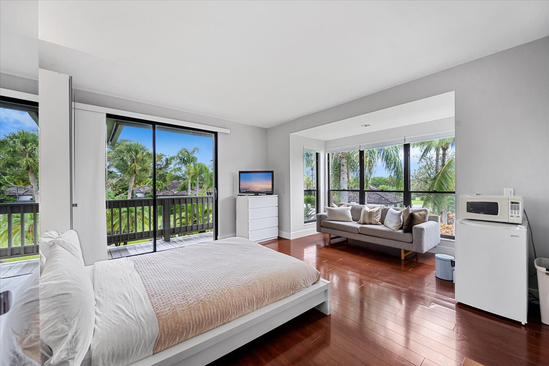 11818 Pebblewood Drive 202