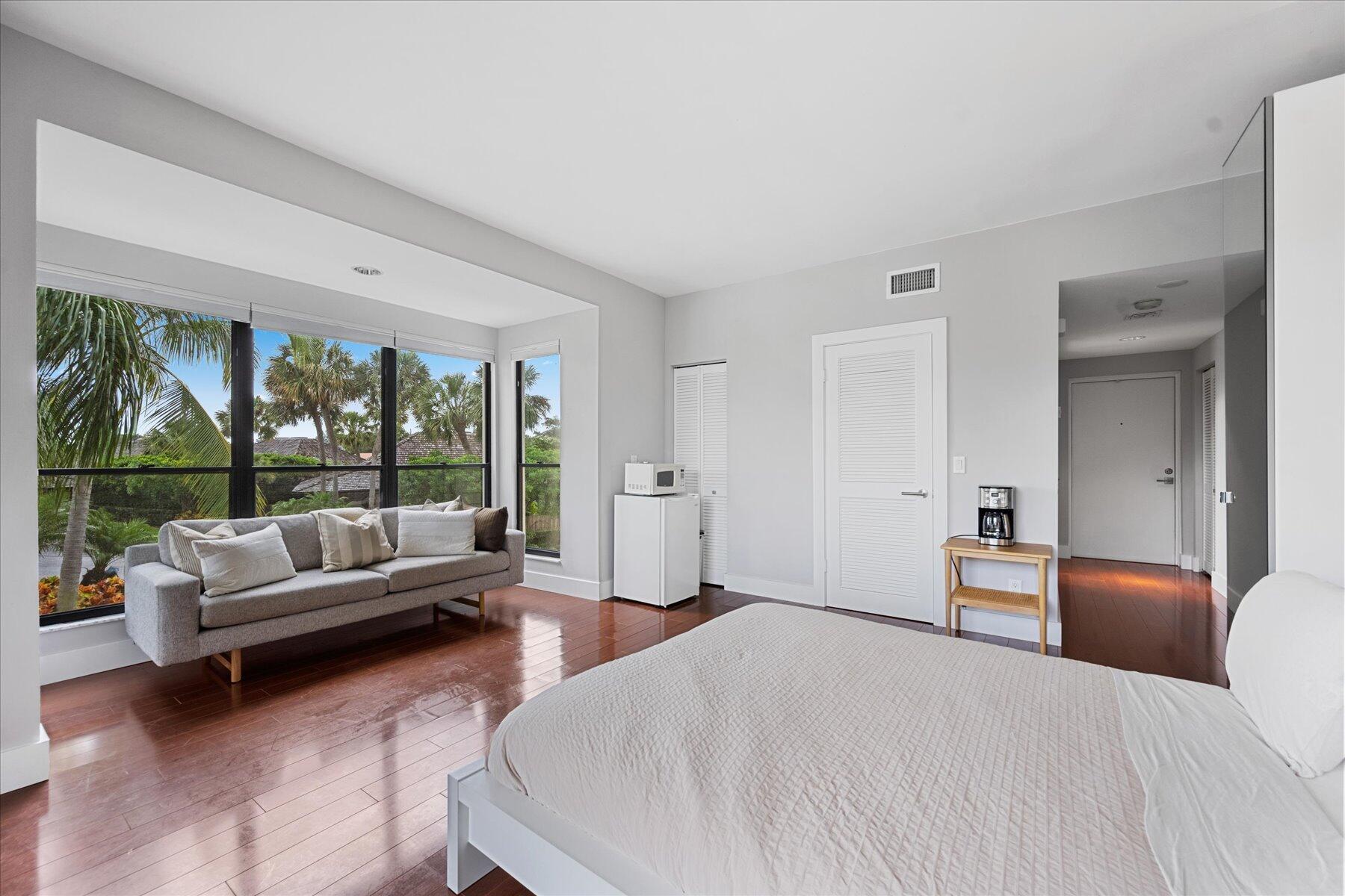 11818 Pebblewood Drive 202