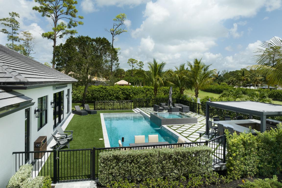 14727 Horseshoe Trace