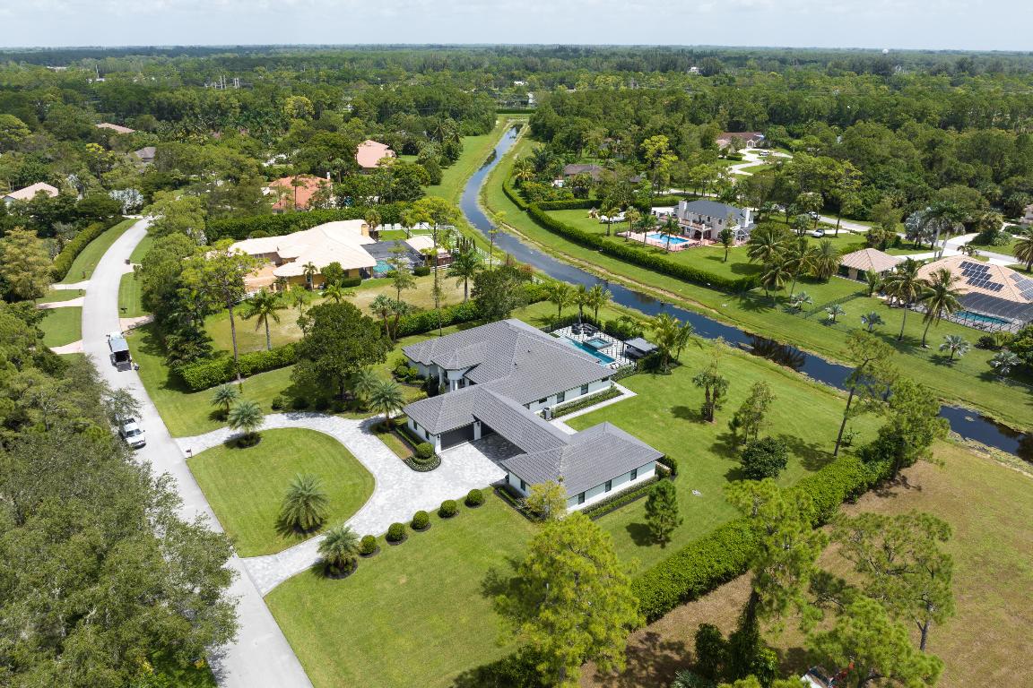 14727 Horseshoe Trace