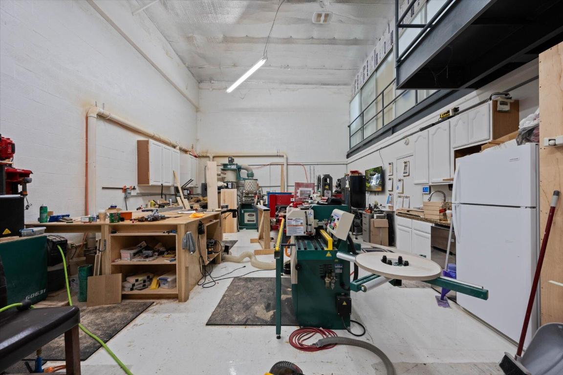 3101 Fairlane Farms Road 5