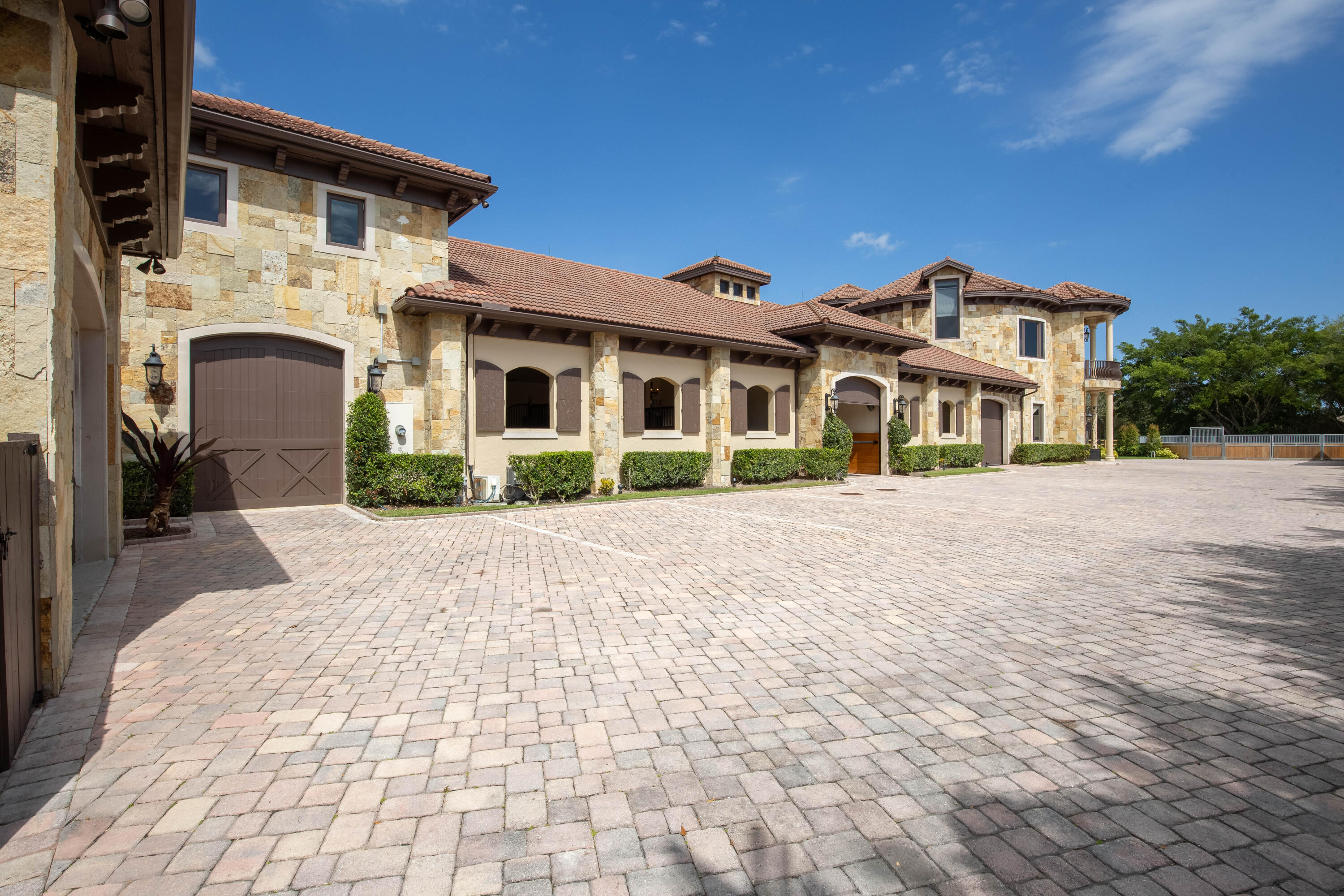3410 Olde Hampton Drive