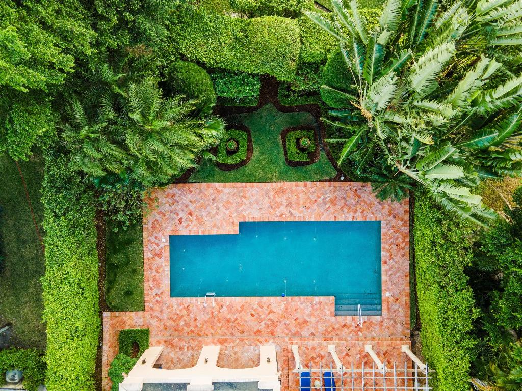 11932 Longwood Green Drive