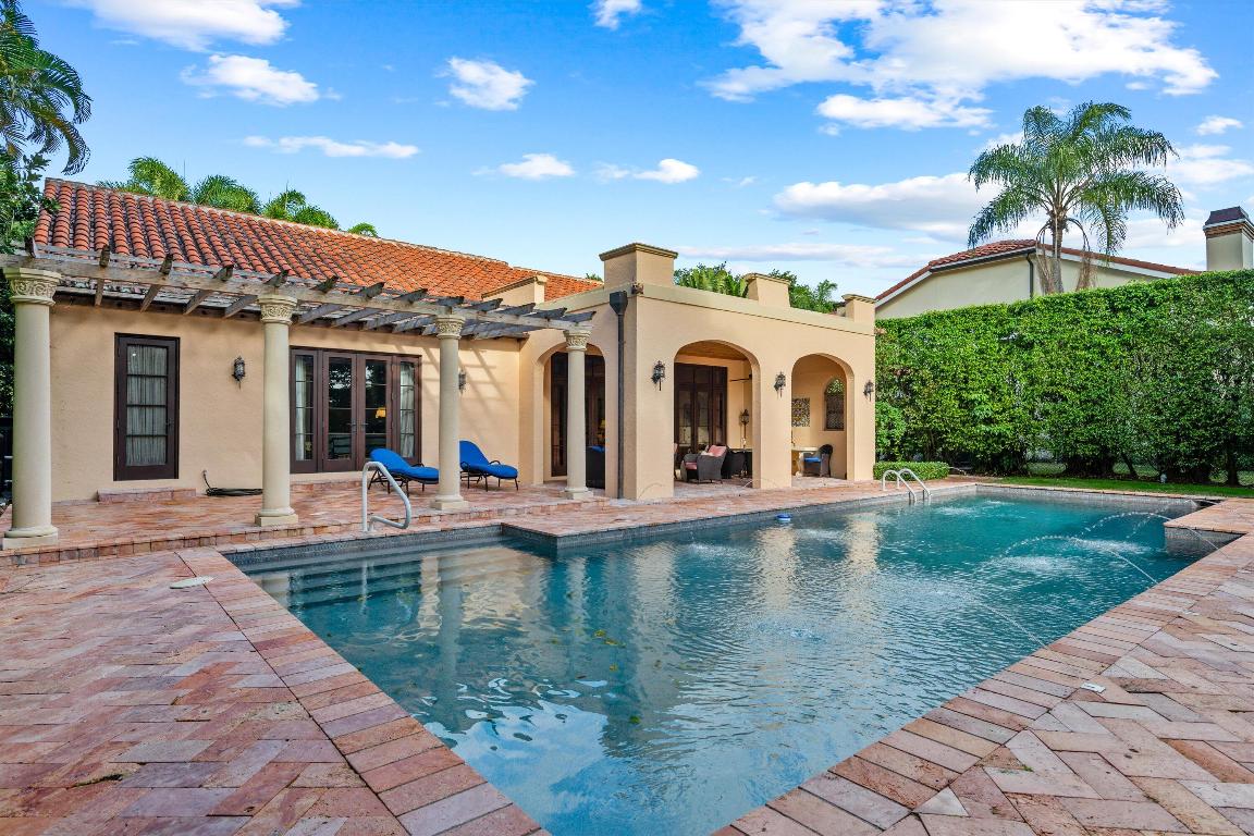 11932 Longwood Green Drive