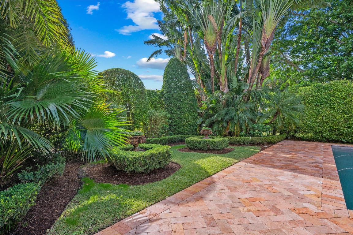 11932 Longwood Green Drive