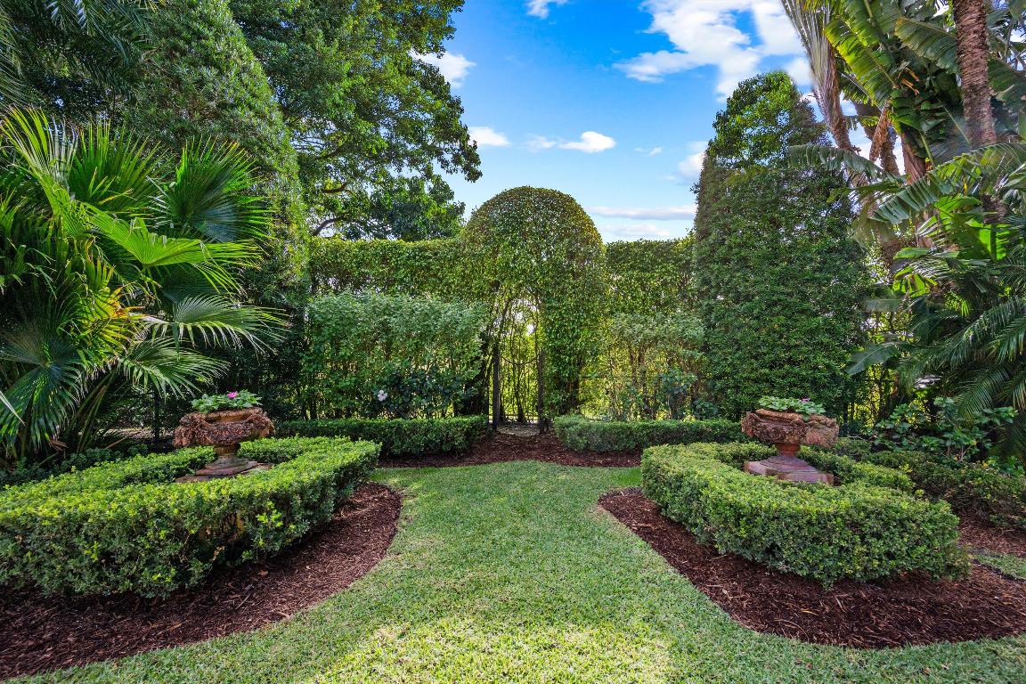 11932 Longwood Green Drive