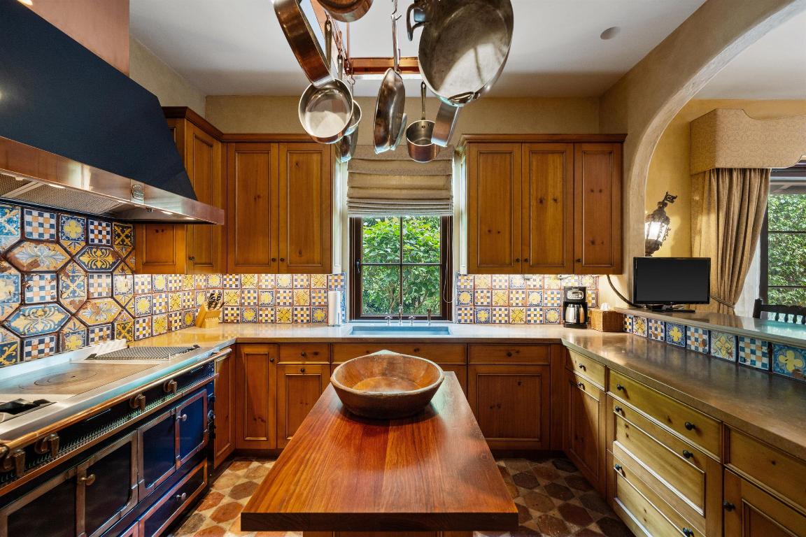 11932 Longwood Green Drive