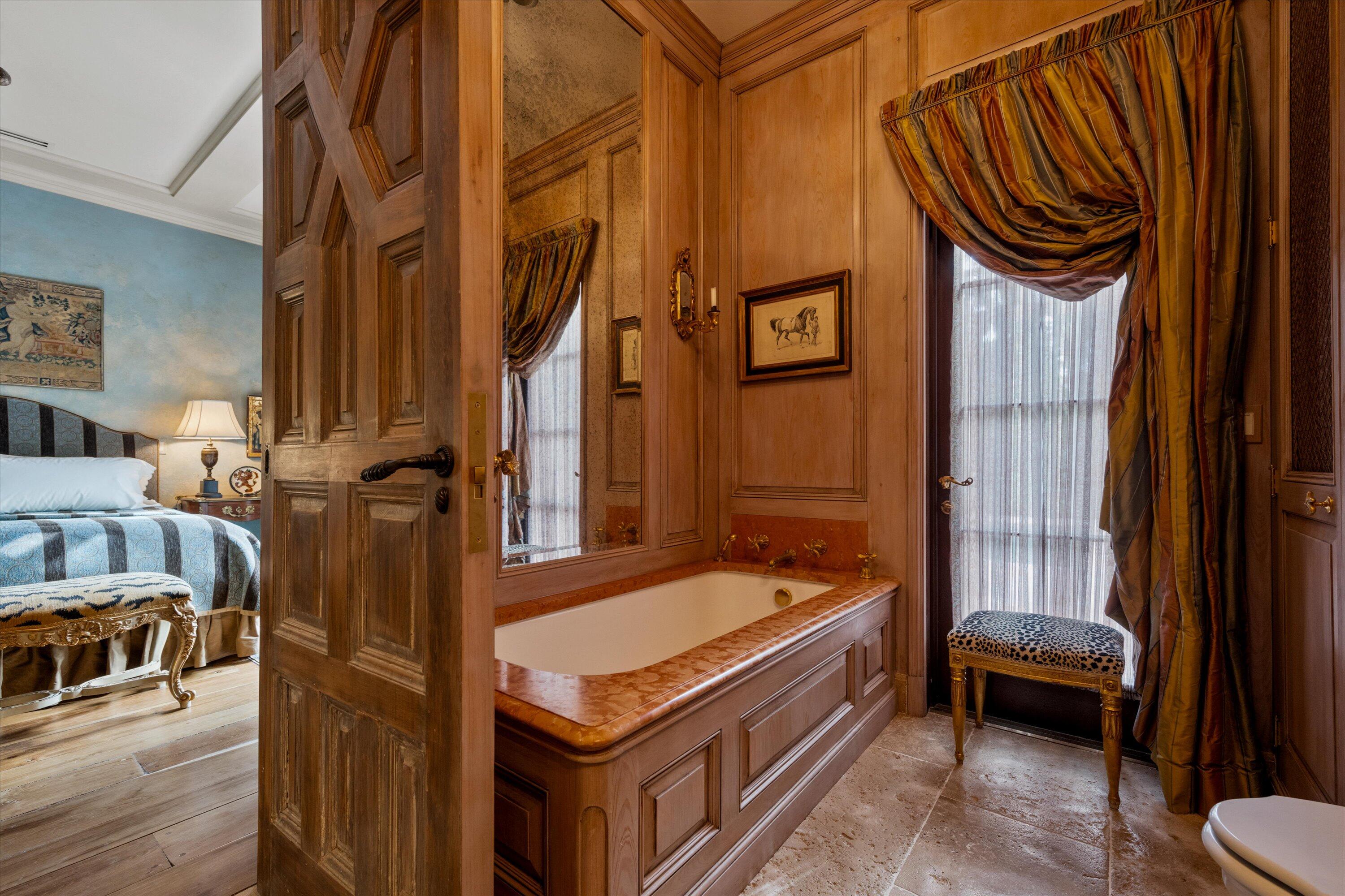 11932 Longwood Green Drive