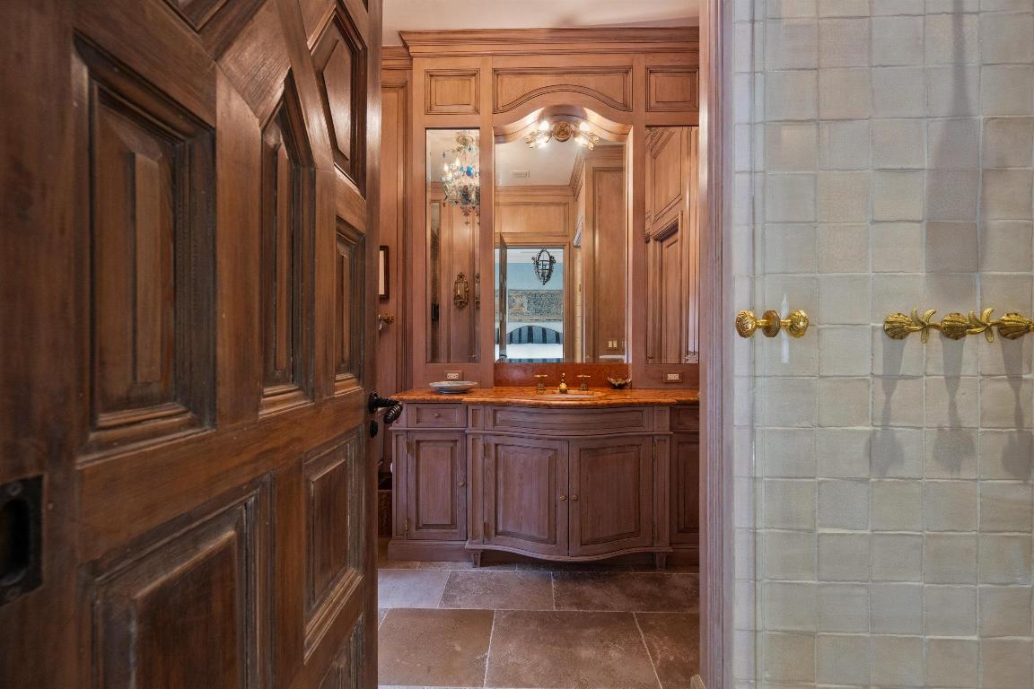 11932 Longwood Green Drive