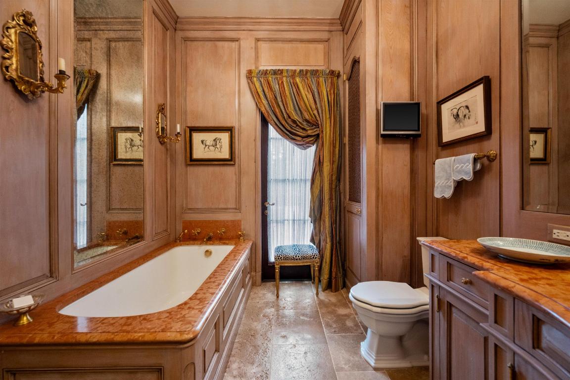 11932 Longwood Green Drive