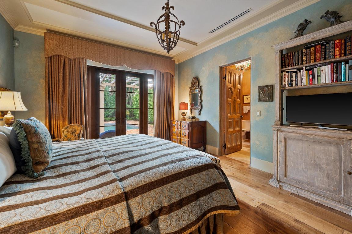 11932 Longwood Green Drive