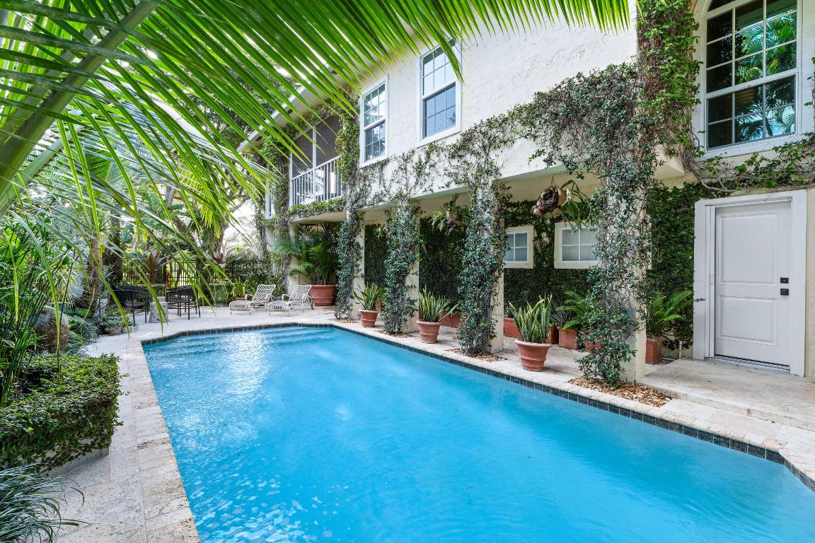 11853 Pebblewood Drive