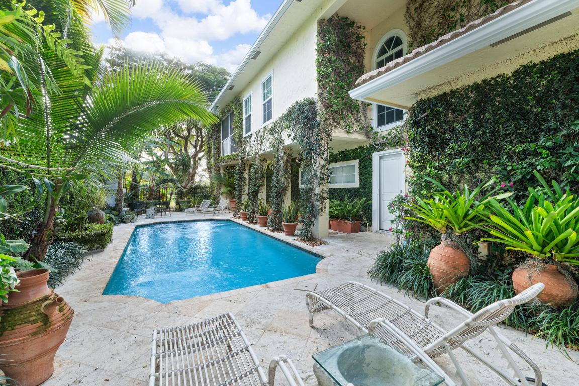 11853 Pebblewood Drive