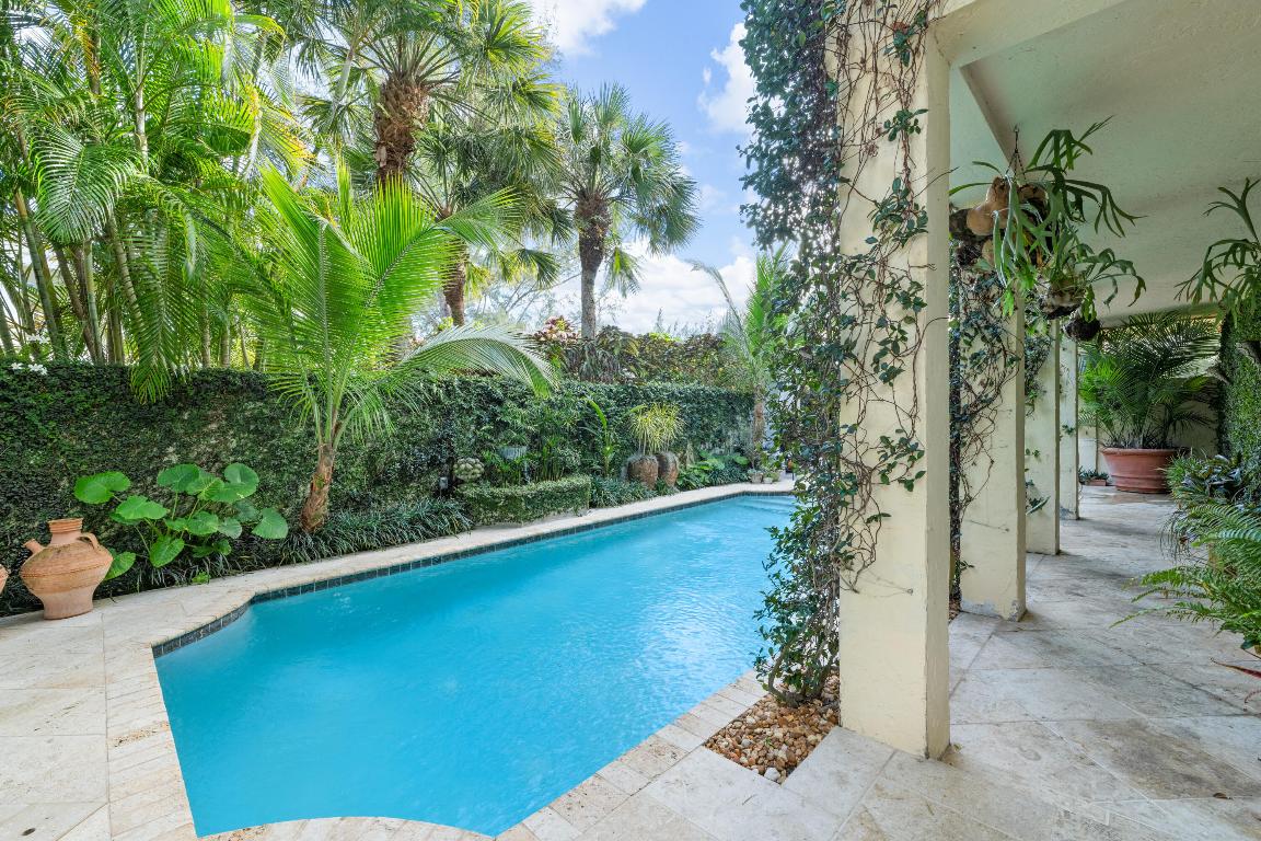 11853 Pebblewood Drive