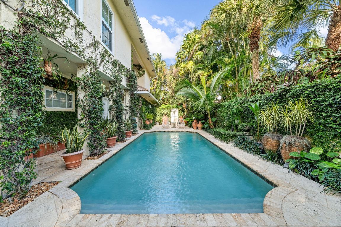 11853 Pebblewood Drive