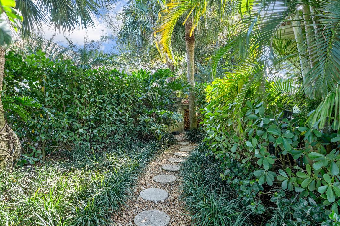 11853 Pebblewood Drive