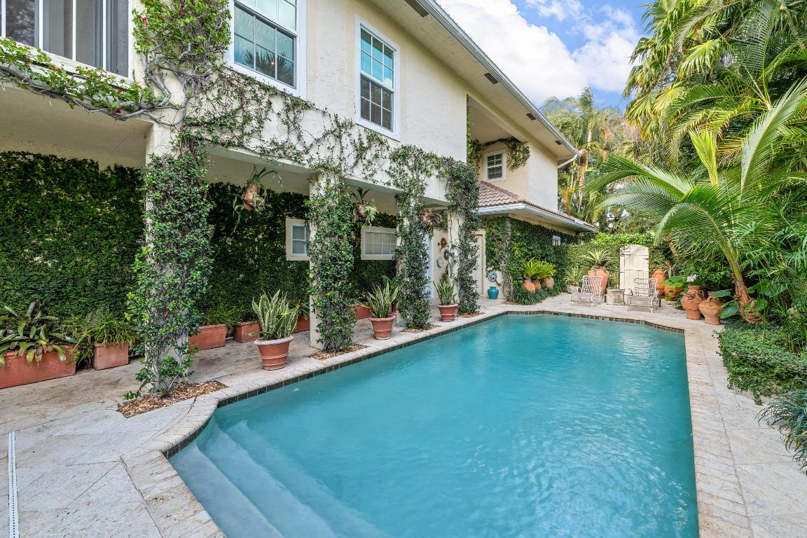 11853 Pebblewood Drive