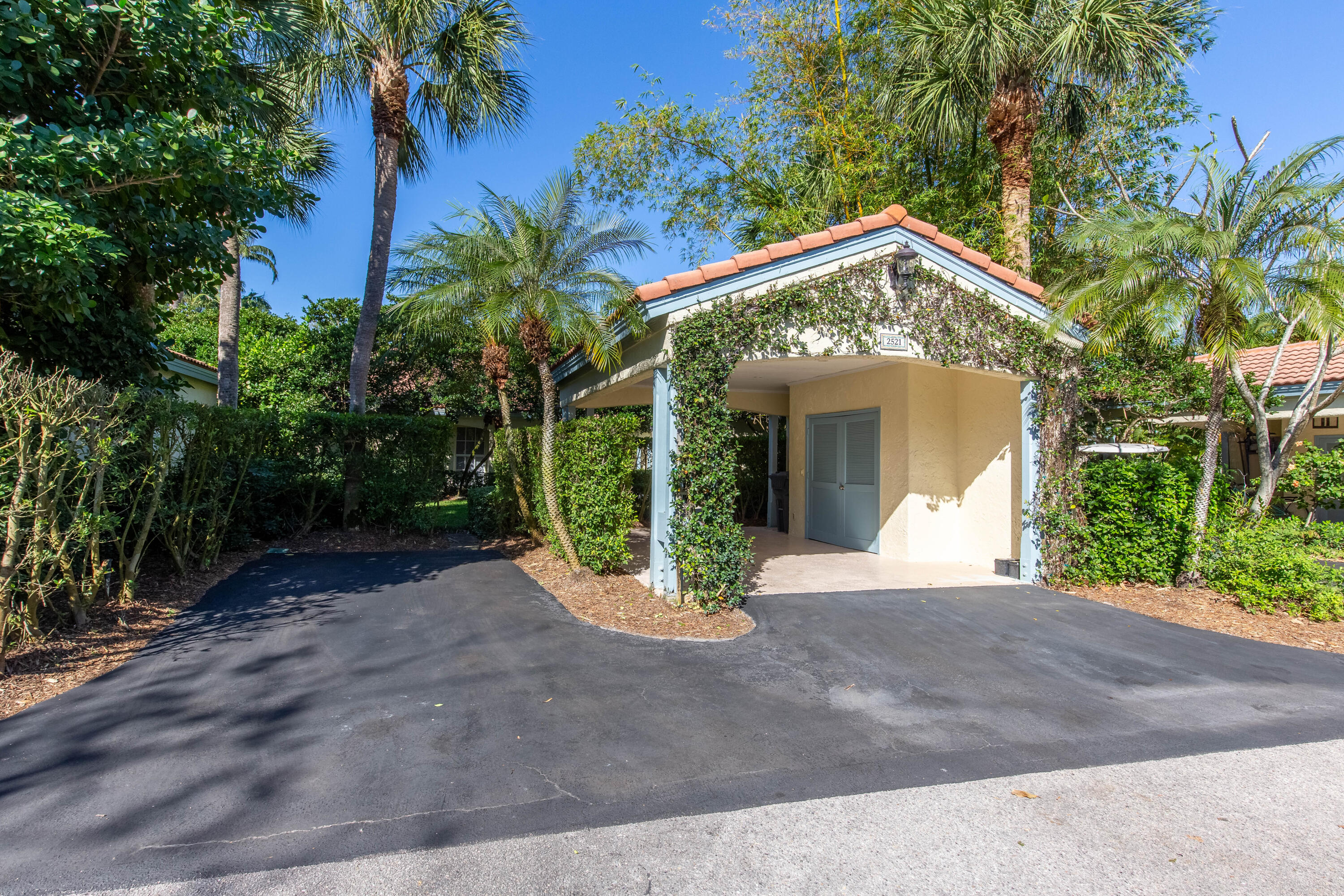 2521 Vista Del Prado Drive