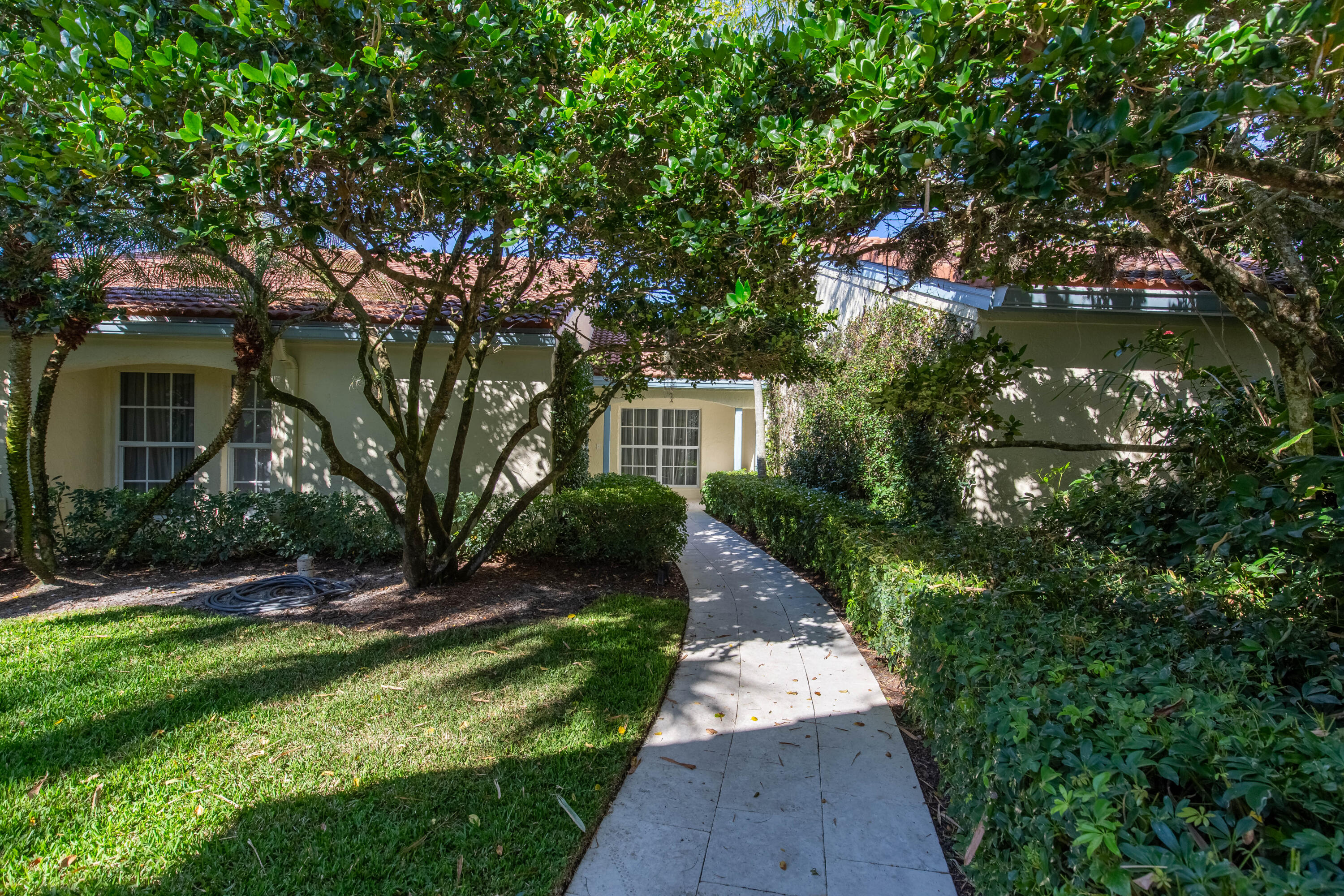 2521 Vista Del Prado Drive