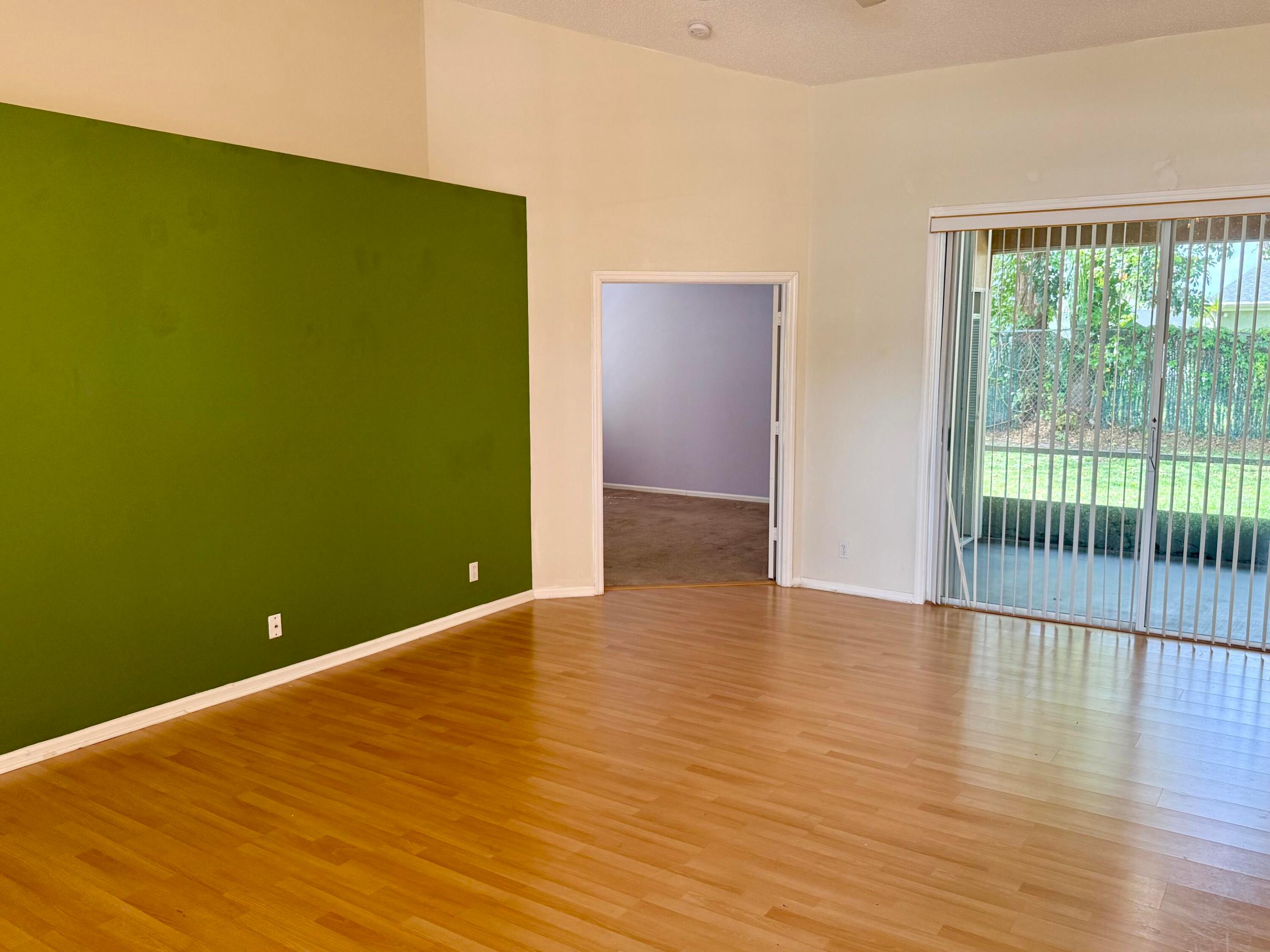 1069 Sweet Briar Place