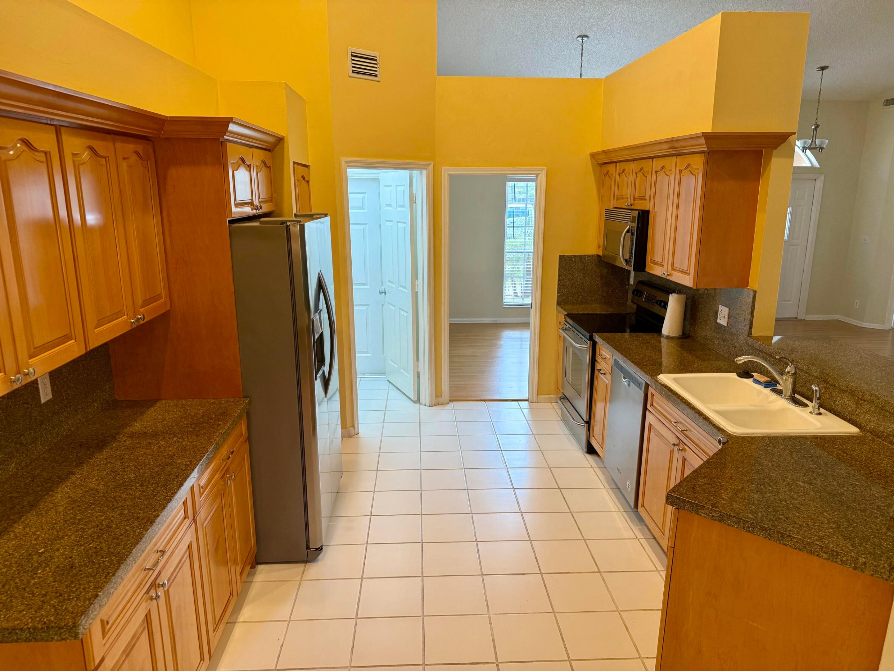 1069 Sweet Briar Place