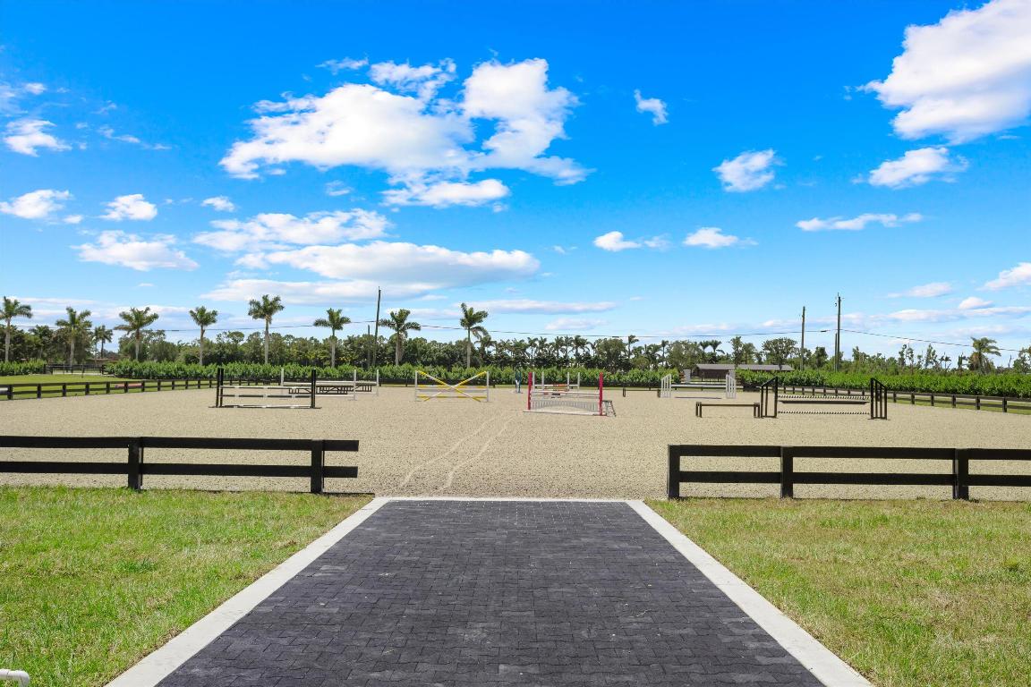 16175 Deer Path Lane Season