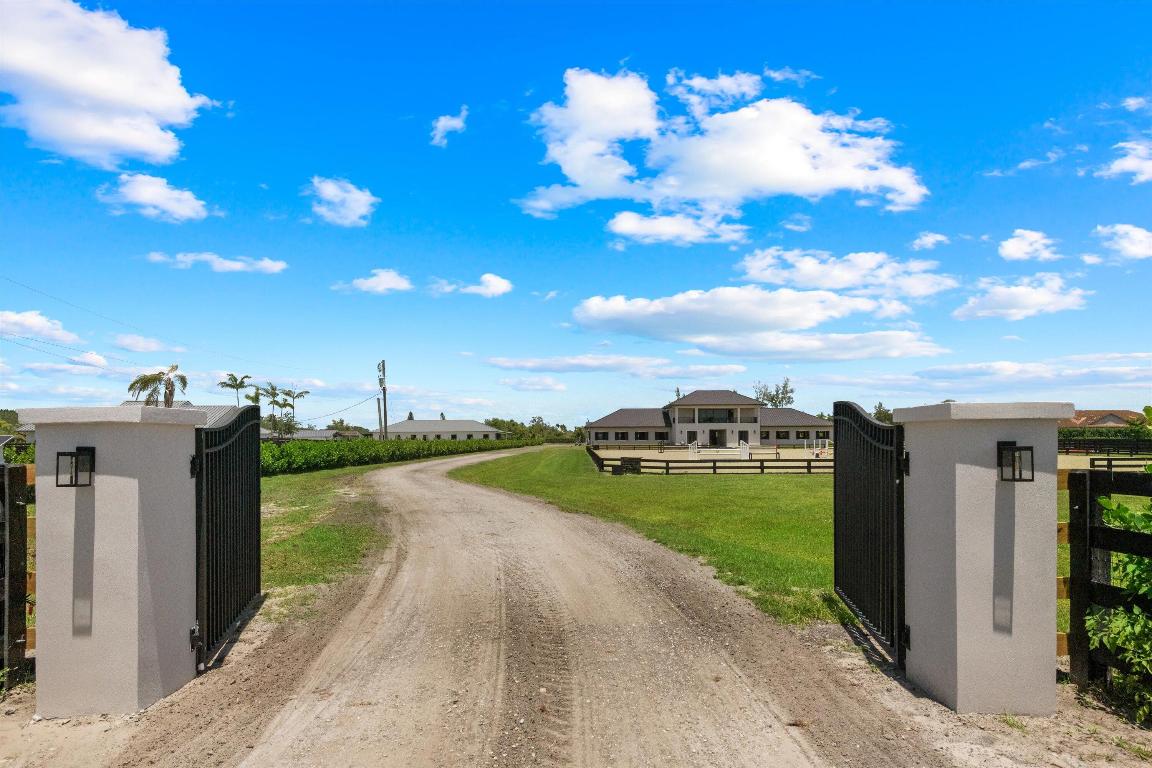 16175 Deer Path Lane Season