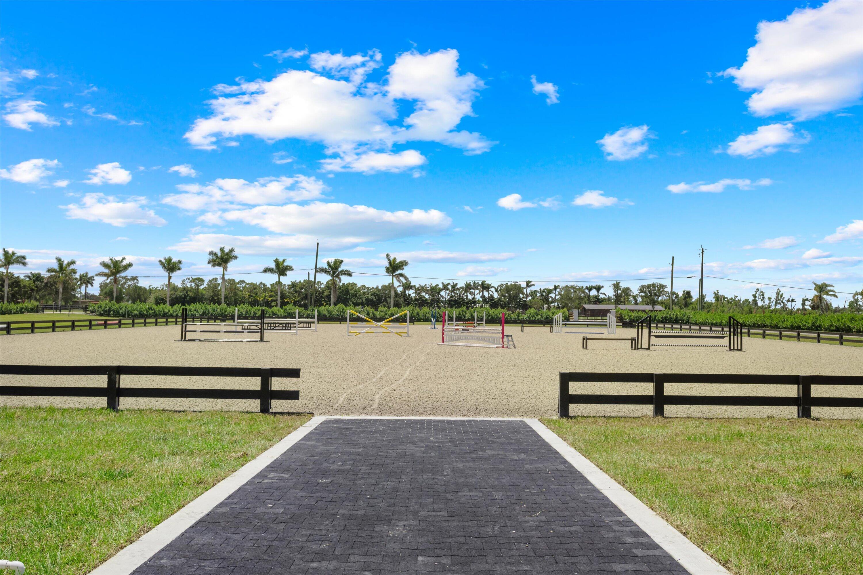 16175 Deer Path Lane Season