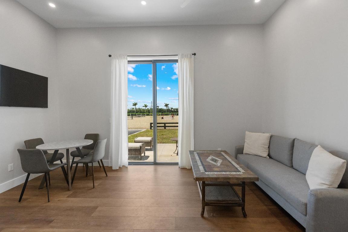 16175 Deer Path Lane Season