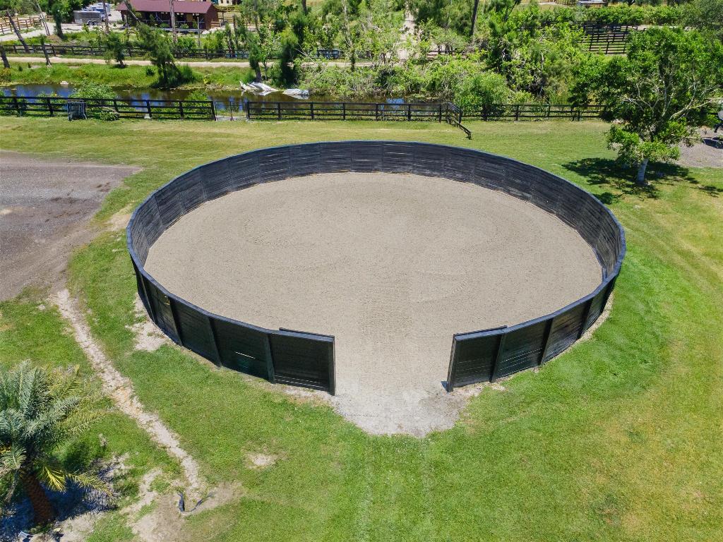 16175 Deer Path Lane Season