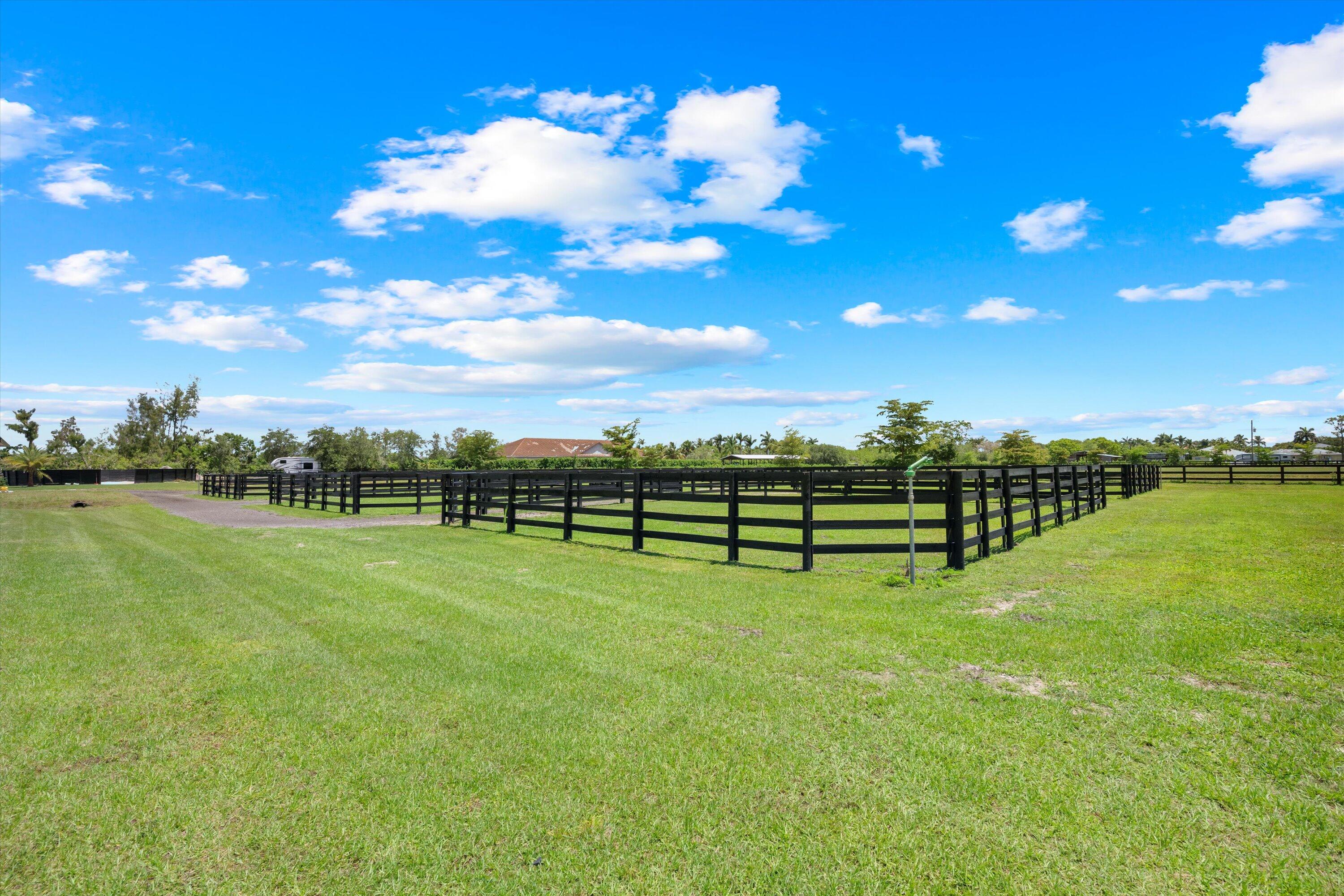 16175 Deer Path Lane Season