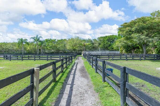 14471 Equestrian Way