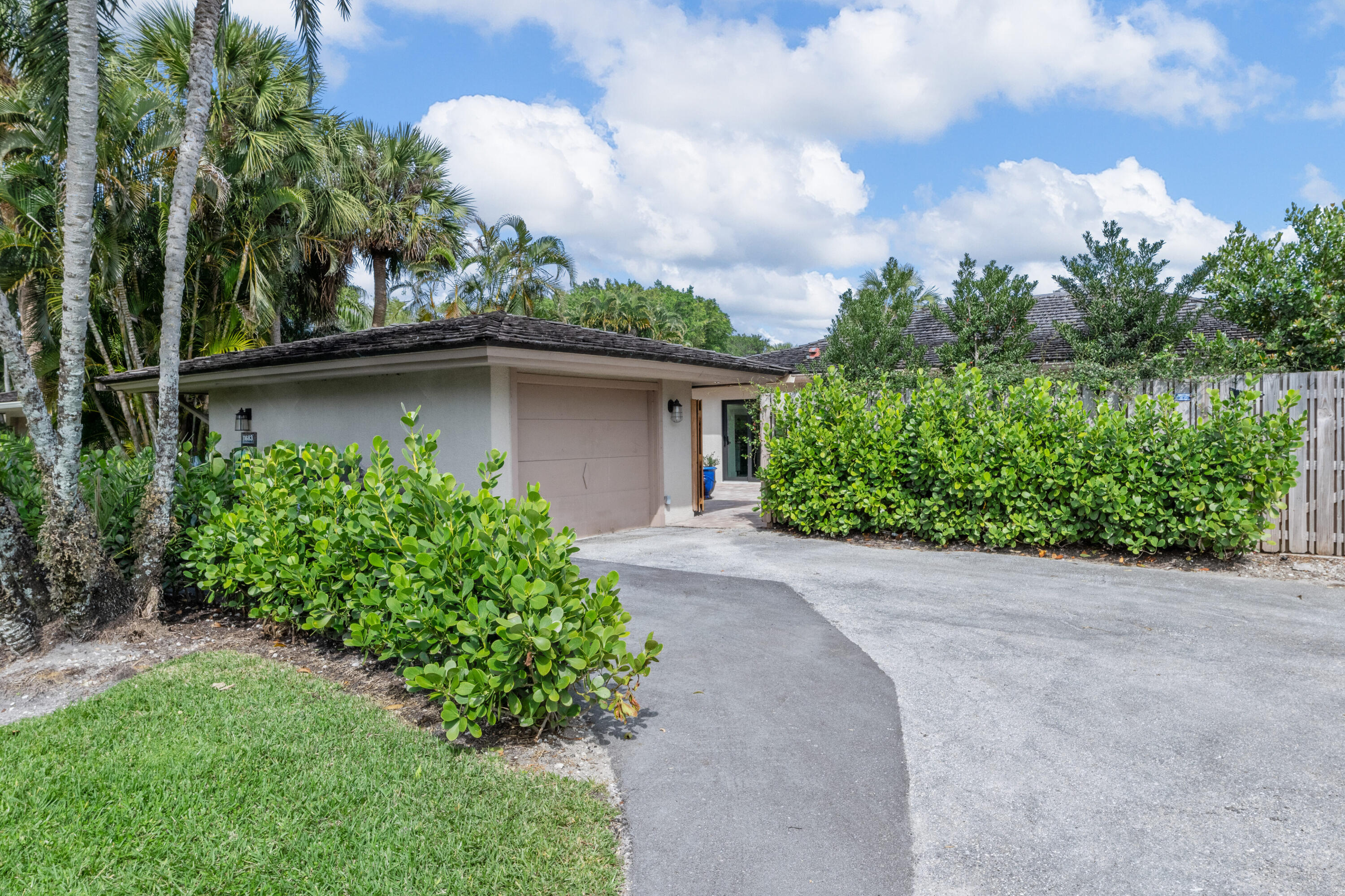 11683 Wimbledon Circle