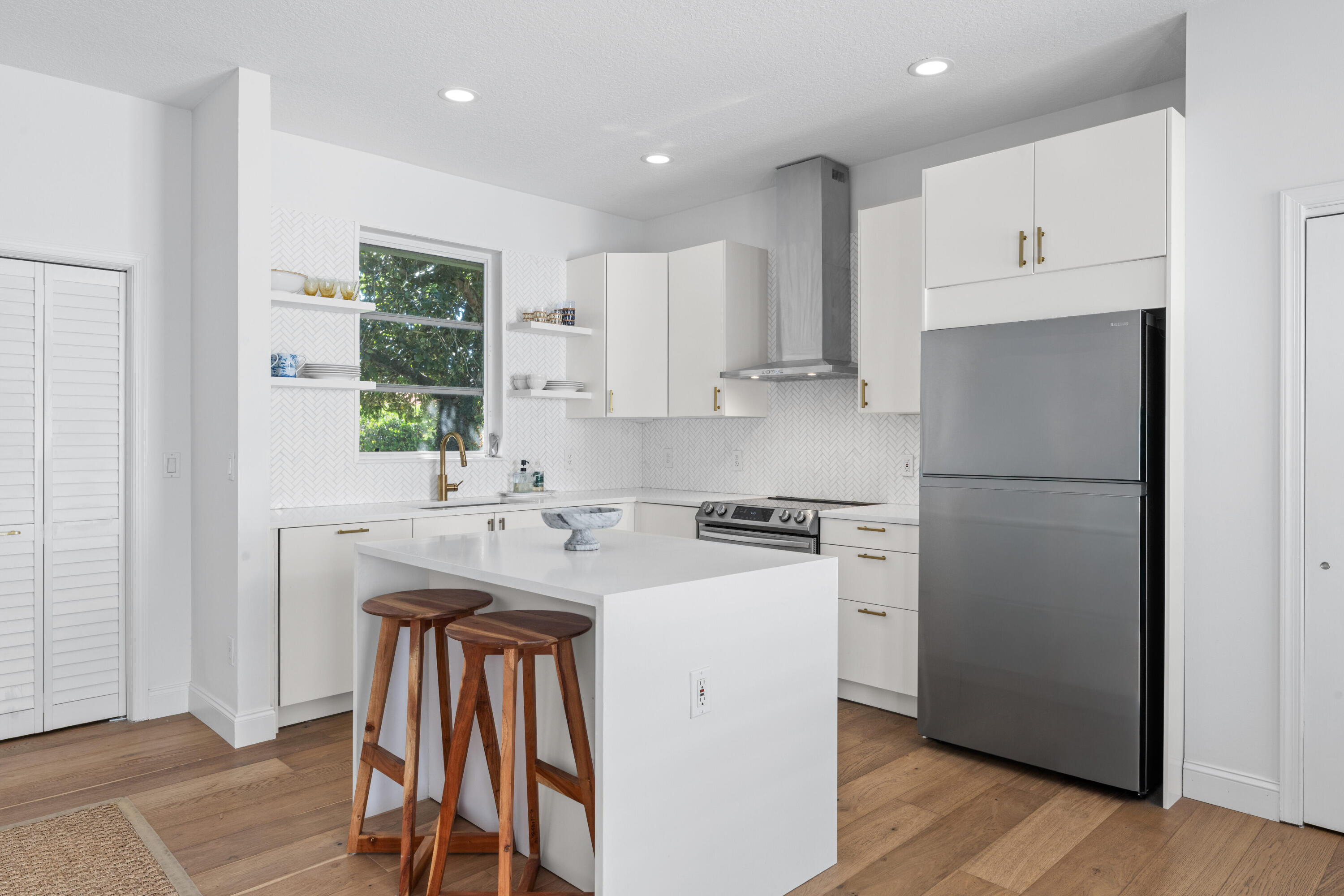 15390 Take Off Place