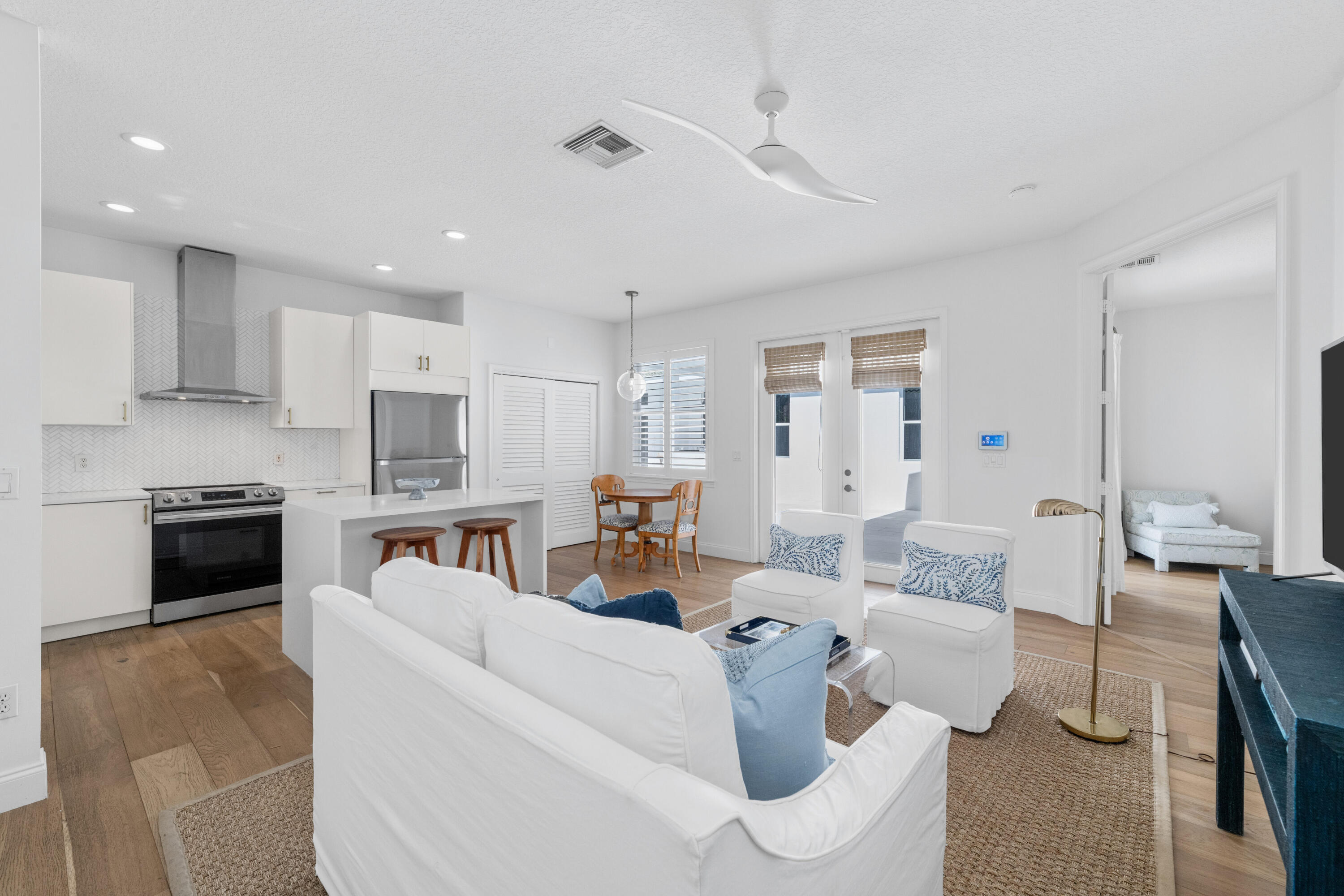 15390 Take Off Place