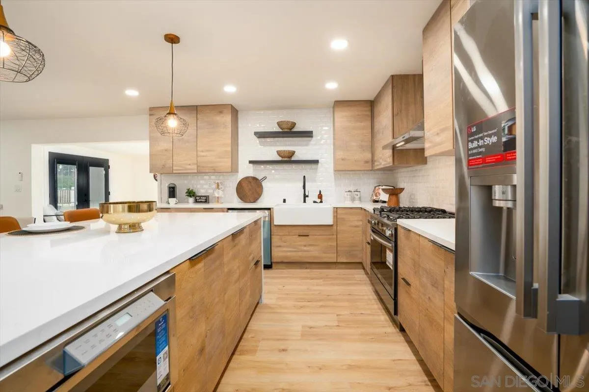 3815 Bonita View Dr