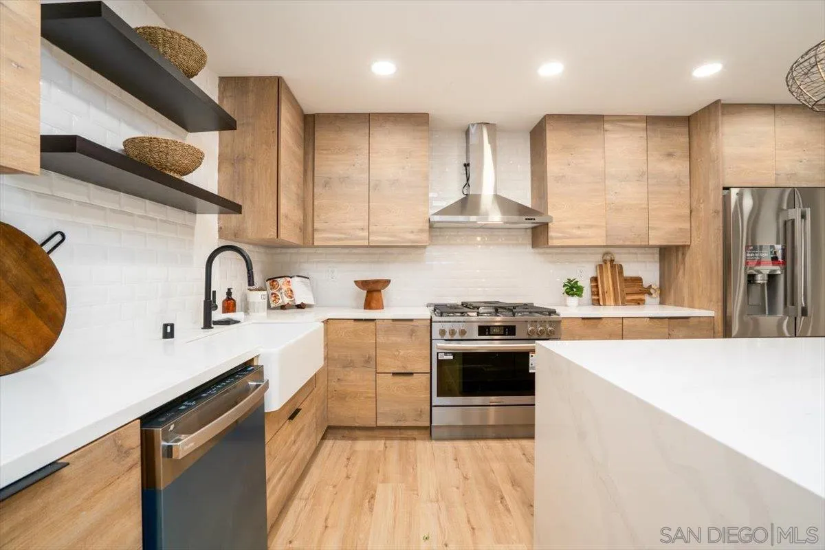 3815 Bonita View Dr