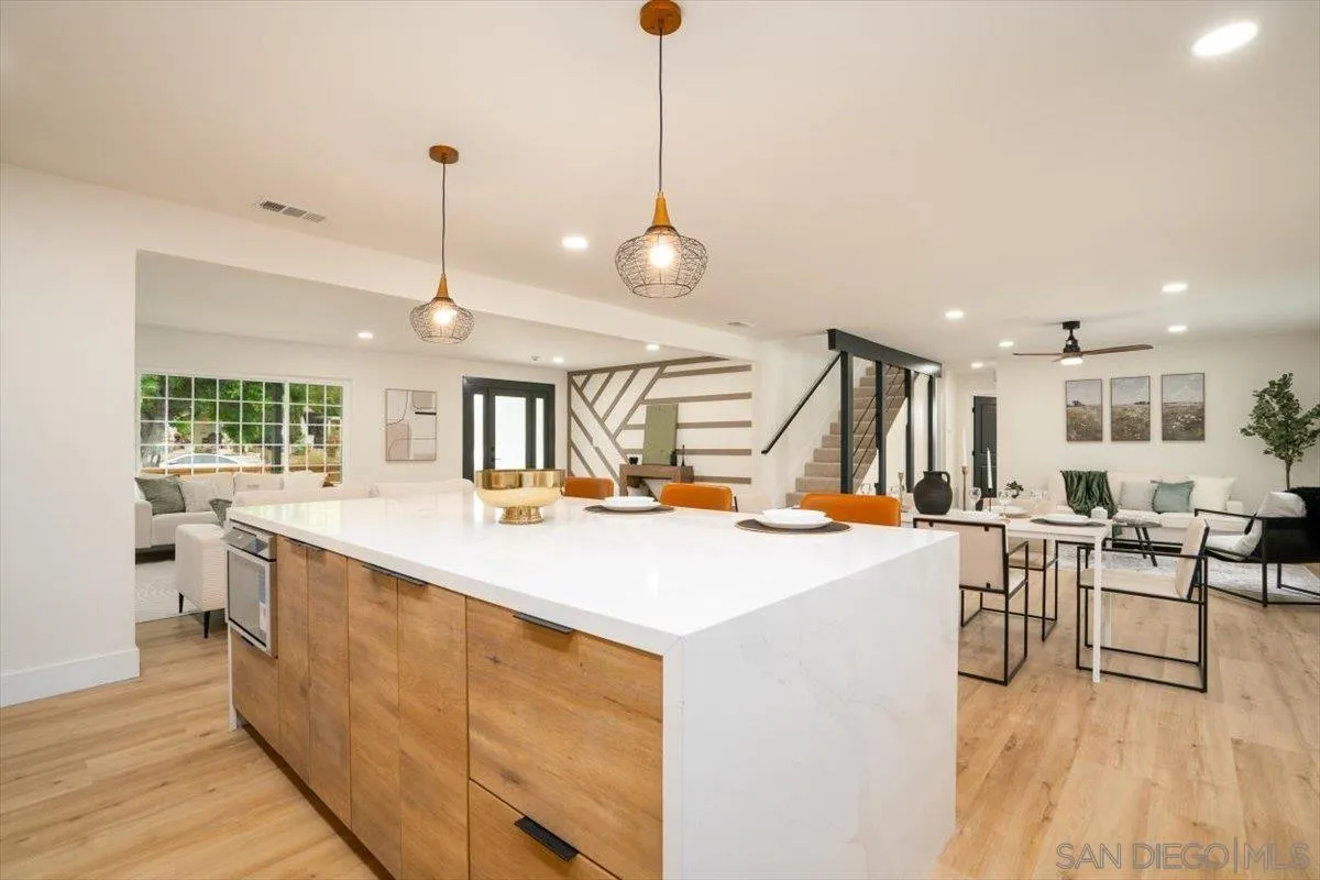 3815 Bonita View Dr