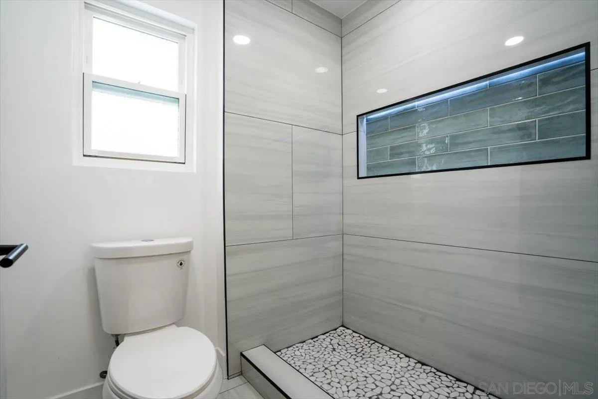 3815 Bonita View Dr
