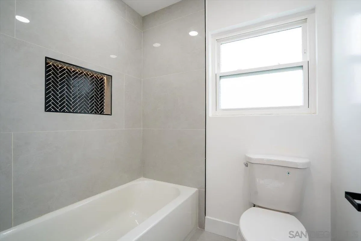 3815 Bonita View Dr