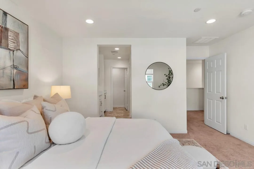 2822 Juniper Berry St