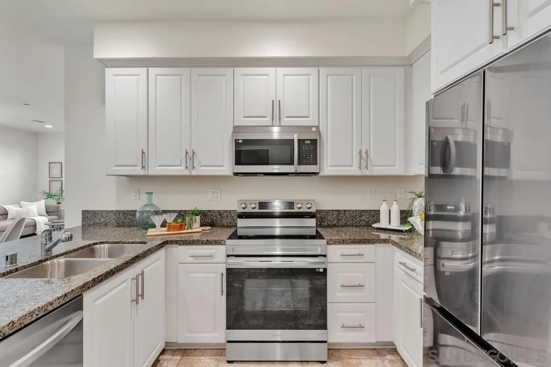 2822 Juniper Berry St