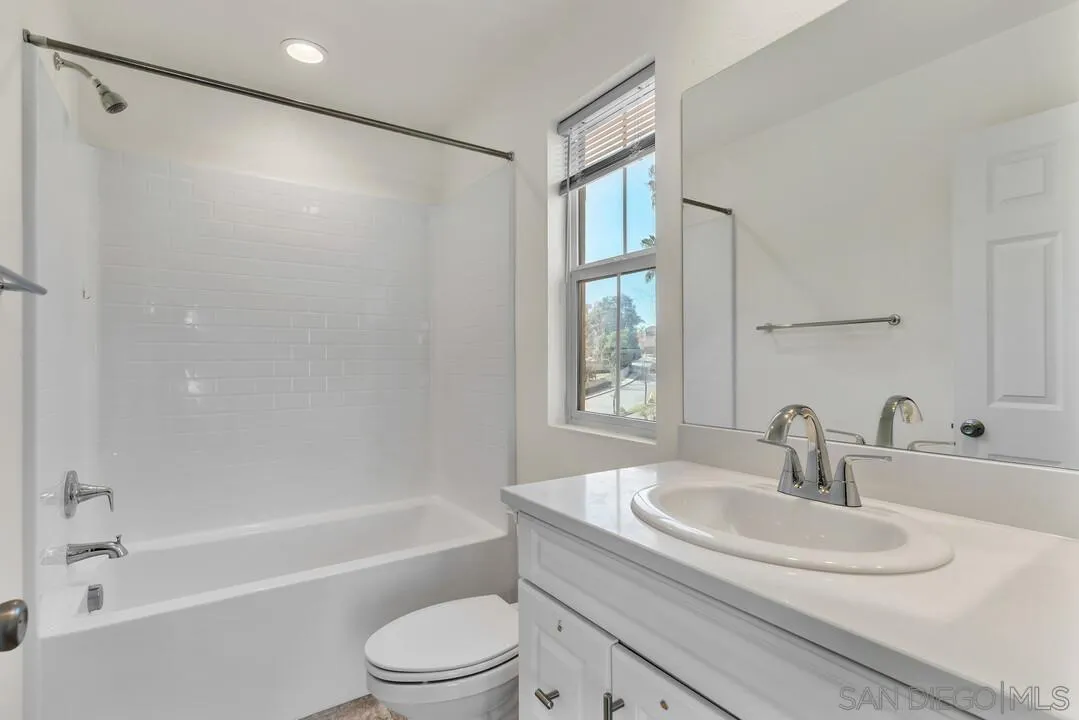 2822 Juniper Berry St