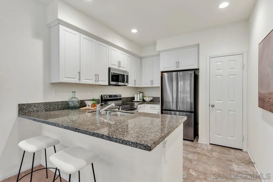 2822 Juniper Berry St